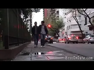 Thumbnail: Pornô Realista: Dois Garotos Amadores na Primeira Transa