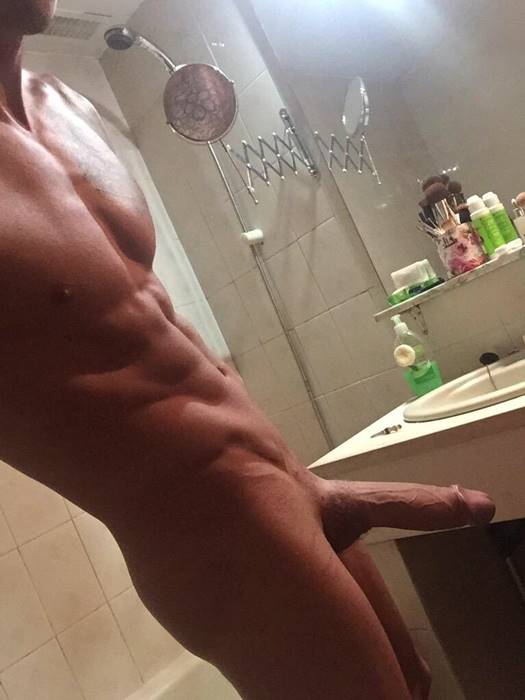 20 Fotos de homens bem dotados pelados