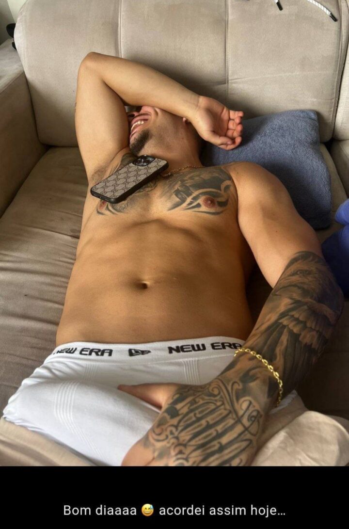 50 Fotos de Thomaz Costa pelado