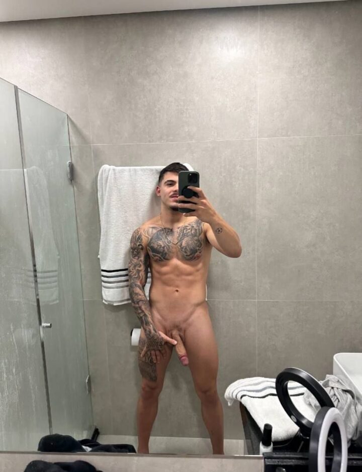 50 Fotos de Thomaz Costa pelado